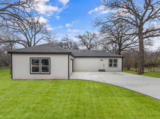 153 Avondale Ave, Azle, TX 76020