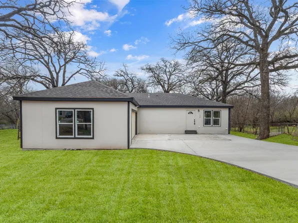 153 Avondale Ave, Azle, TX 76020