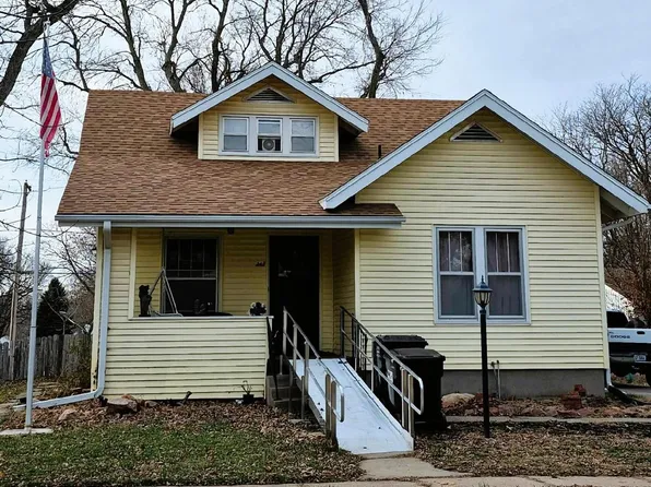 347 N 3rd St, Tecumseh, NE 68450