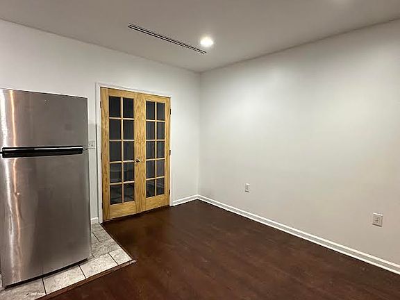 3rd image of 205 Adams St NE #3