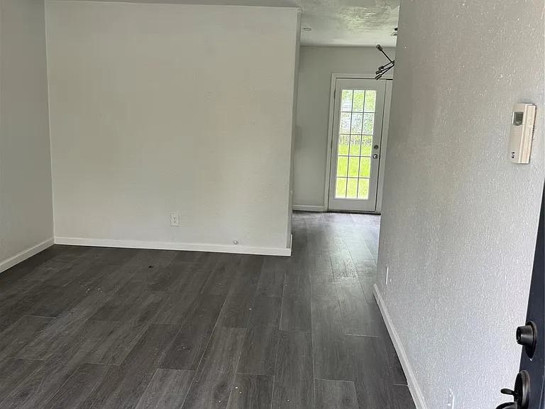 4215 Botany Ln — Photo 3