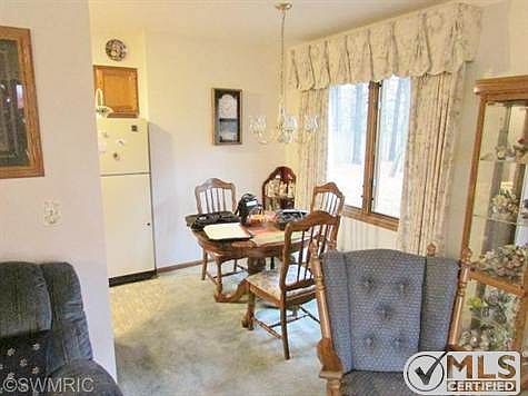 3rd image of 462 Evergreen Ln #11