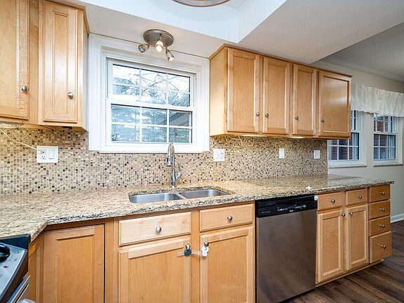 4th image of 5781 King Arthur Dr