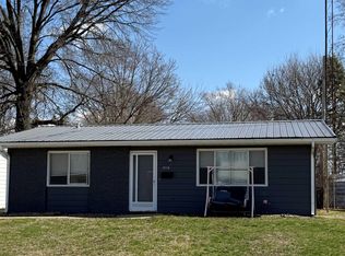 1516 Fairfield Dr, Springfield, IL 62702