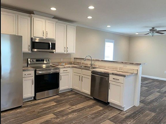 3rd image of 841 Main St