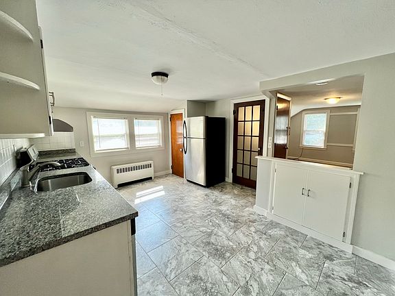 3rd image of 70 Lyman St APT 6