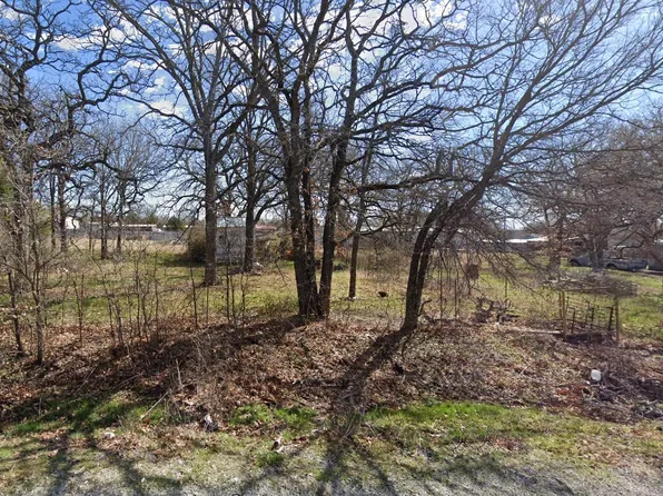 221 Shady Ln, Weatherford, TX 76085