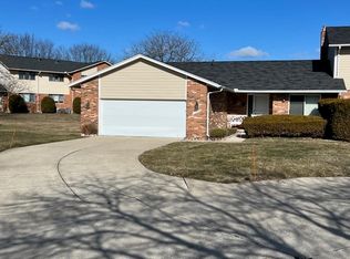 17559 Edward Cir, Clinton Township, MI 48038