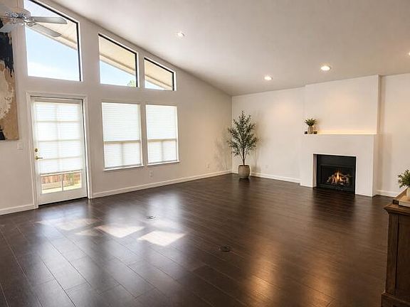 2nd image of 725 N Silvervale Drive