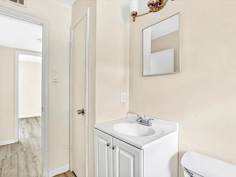 5340 Laroche Ave #4 — Photo 15