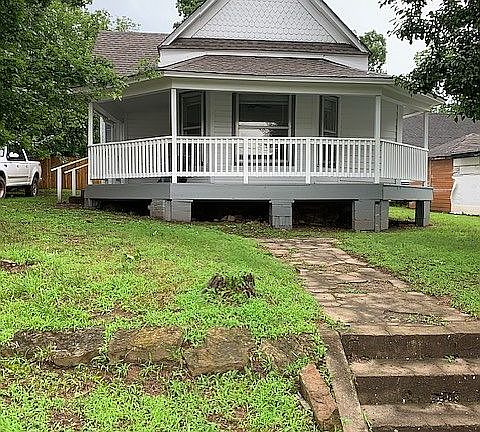 3rd image of 116 E McKinley Ave
