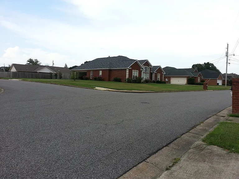 3928 Frontier St — Photo 2