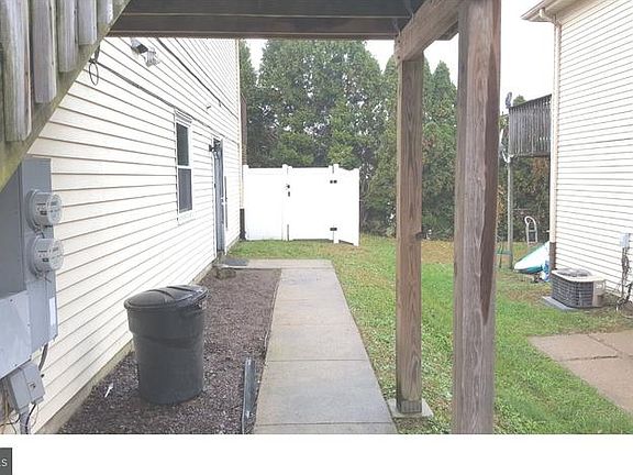 4th image of 15138 Beverly Dr