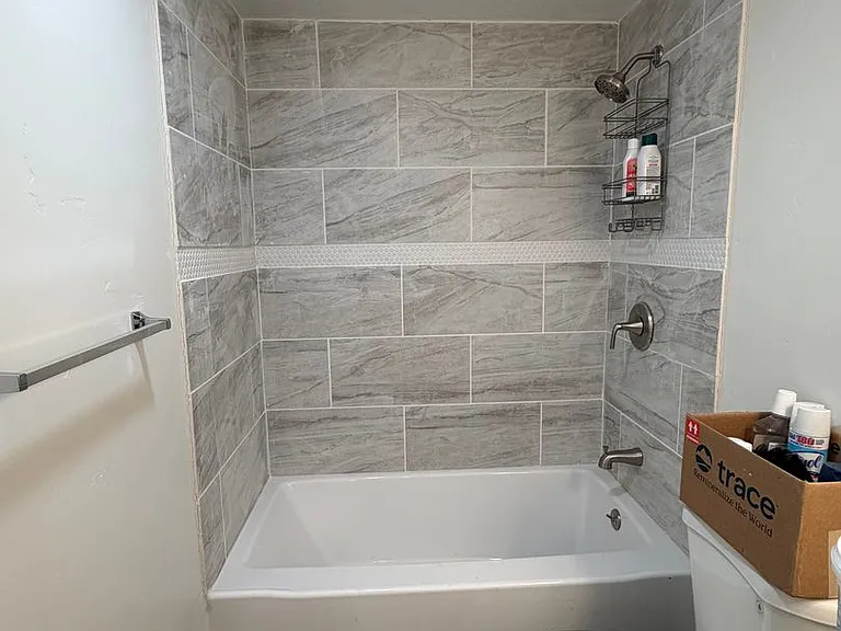909 W Bullion St #B — Photo 13