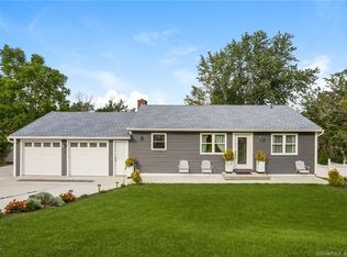 21 Charcoal Ridge Rd E, New Fairfield, CT 06812