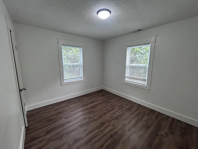 700 N Moore Rd — Photo 6