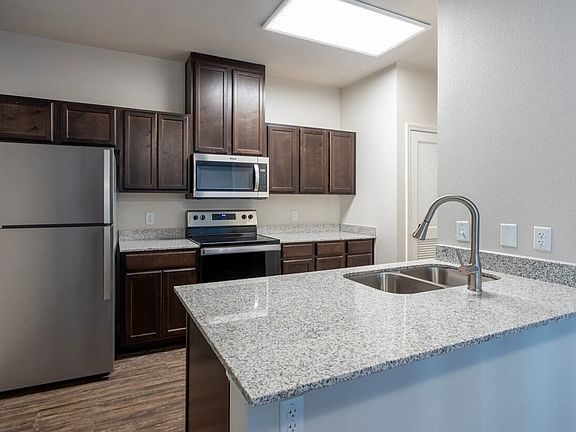 2nd image of 5001 Crainway Dr #B7c61e294
