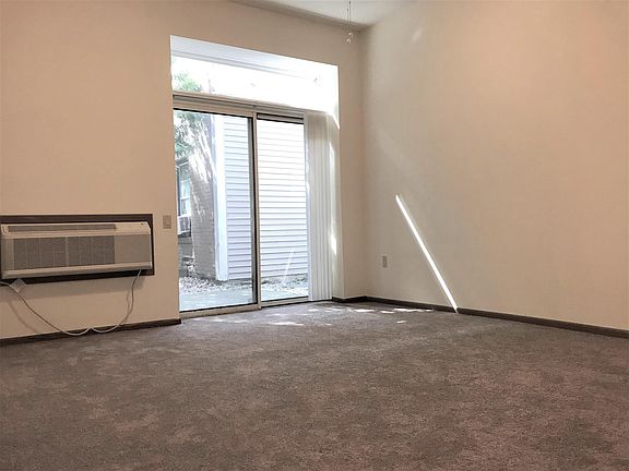 Living Rm, Courtyard