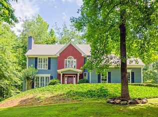 121 Junaluska Dr, Woodstock, GA