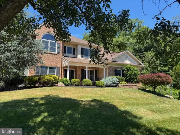 129 Sunrise Dr, North Wales, PA 19454