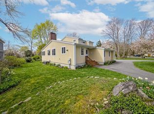 28 Pondlet Place, Falmouth, MA 02540