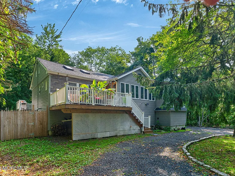 117 McDermott Rd — Photo 1