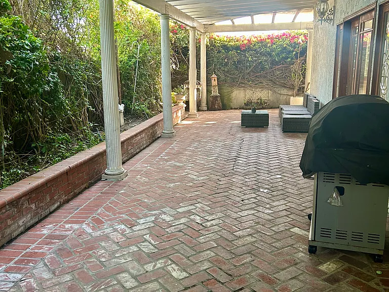 Sunset Ave — Photo 35