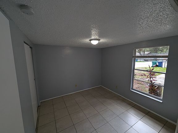 5th image of 919 59th Avenue Dr E