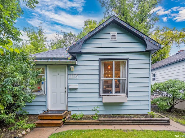 1116 B Avenue N, Saskatoon, SK S7L 1G1