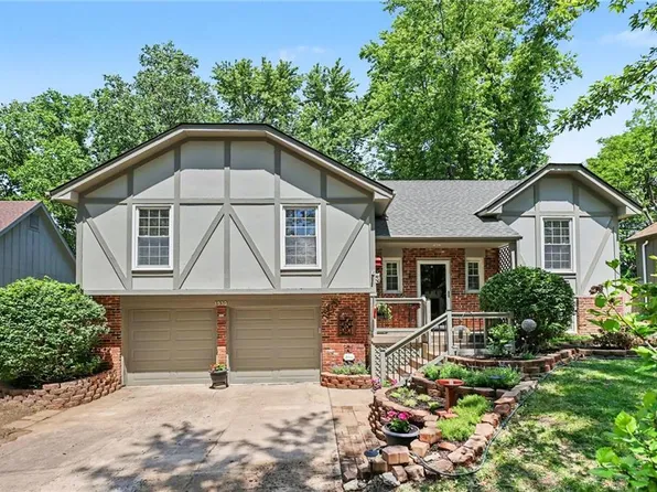 1930 E Sunvale Dr, Olathe, KS 66062