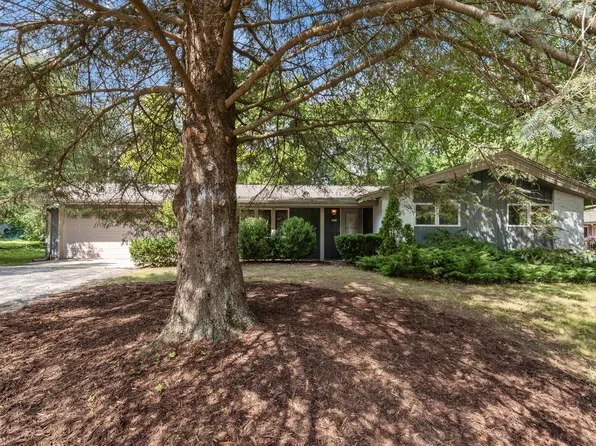 1354 Sylvan WAY, West Bend, WI 53095