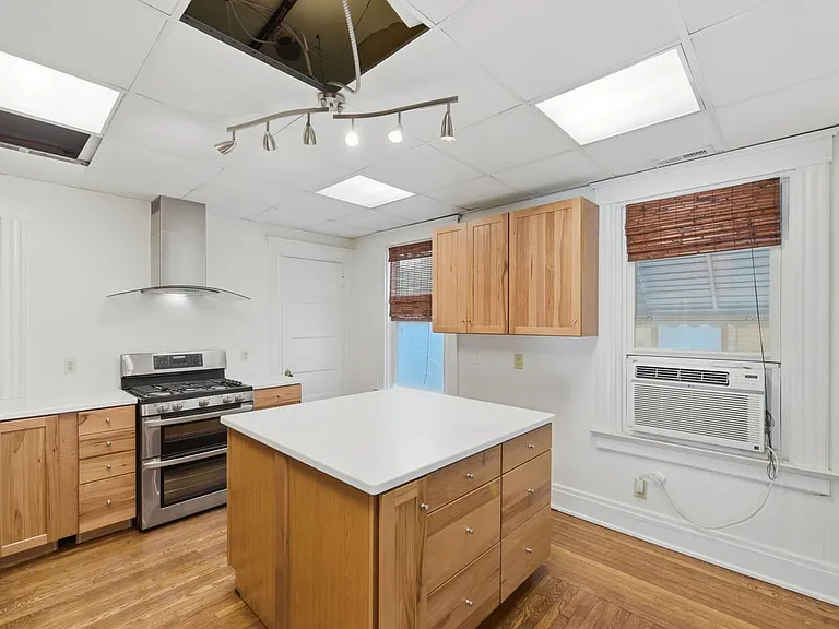344 Helen St #2 — Photo 7
