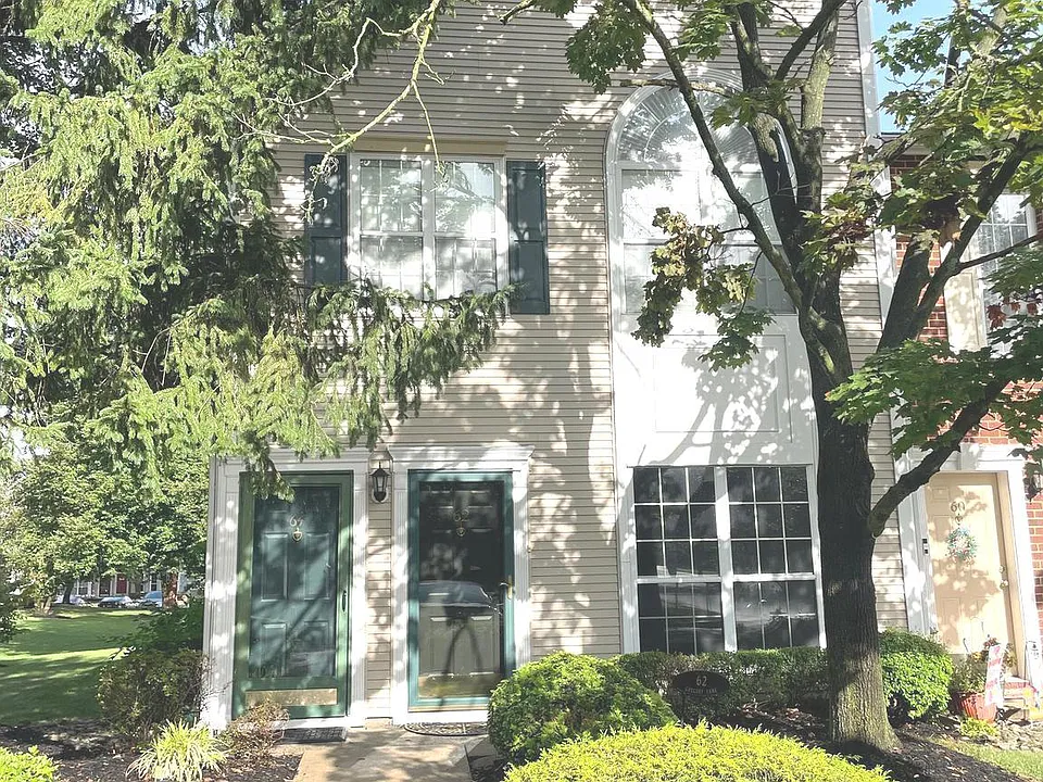 62 Gregory Ln