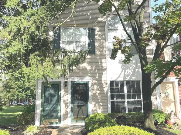 62 Gregory Ln, Franklin Park, NJ 08823
