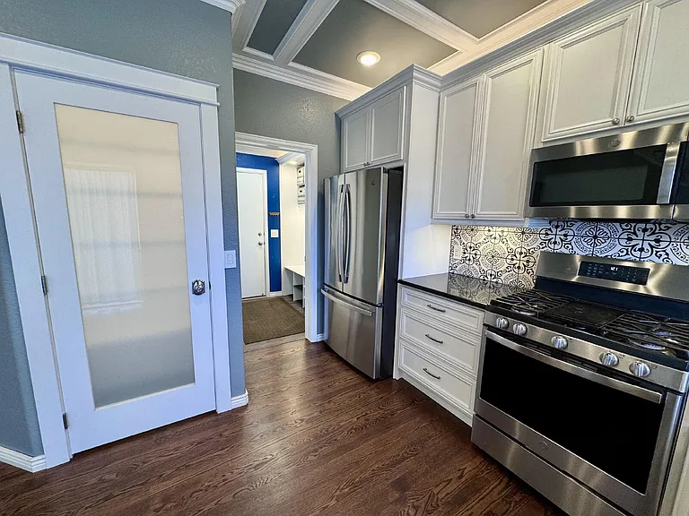 11260 Jersey Way — Photo 5