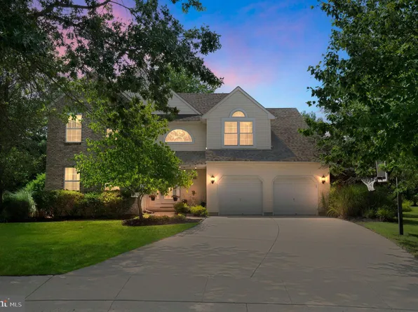 27 Saddler Dr, Medford, NJ 08055