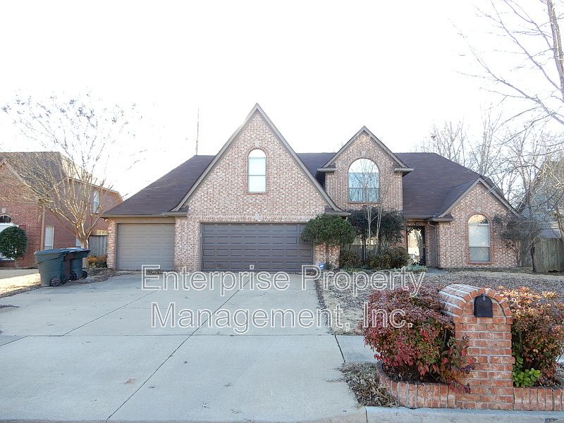 1st image of 4525 Hickory Creek Dr