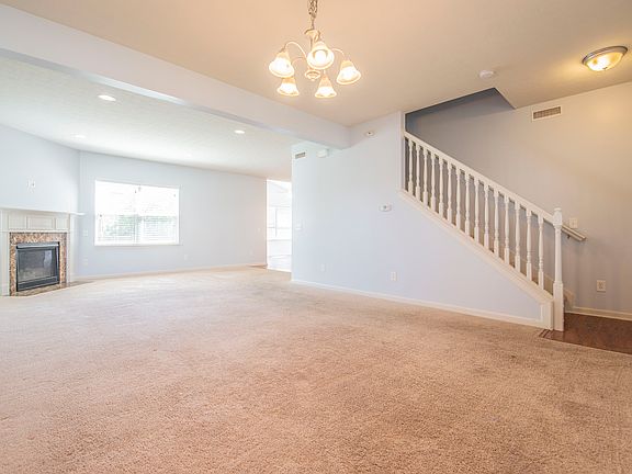 3rd image of 5667 W Crestview Trl