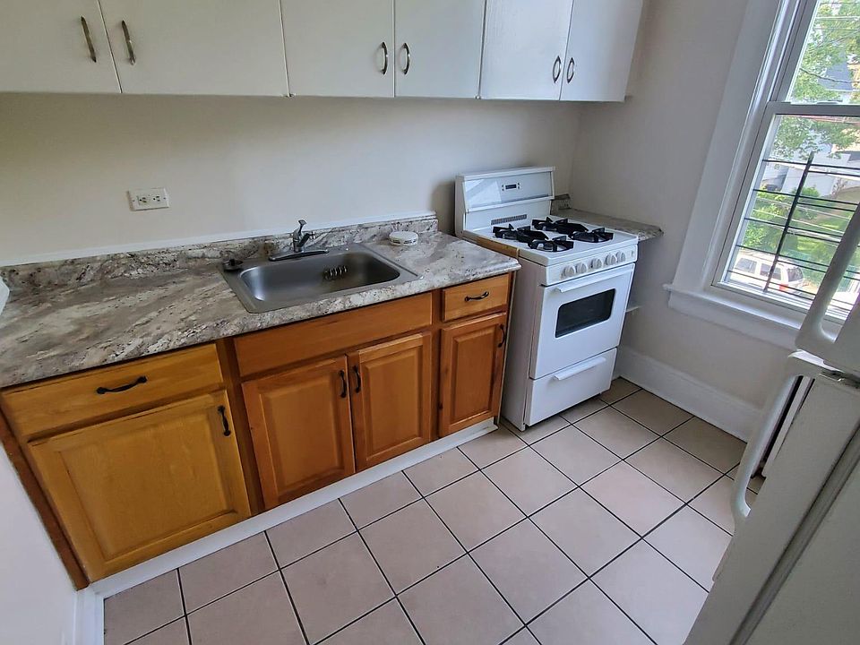 1st image of 166 Beechwood Ave APT 2