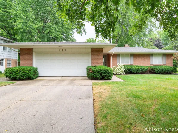 340 Worcester Dr NE, Grand Rapids, MI 49503