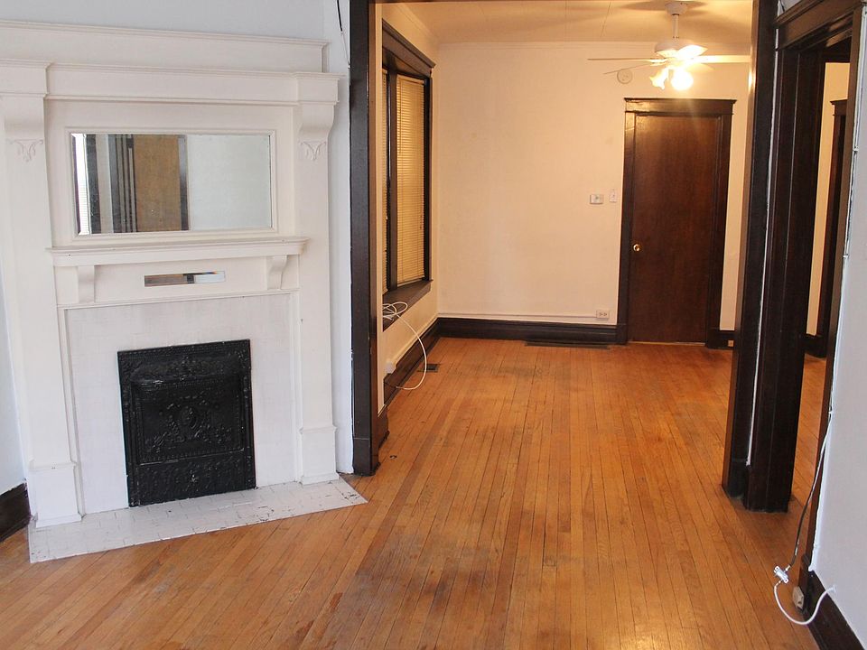 1st image of 1009 W Newport Ave #3