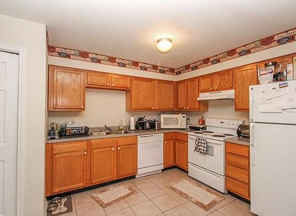 3rd image of 8512 Deerfield Dr