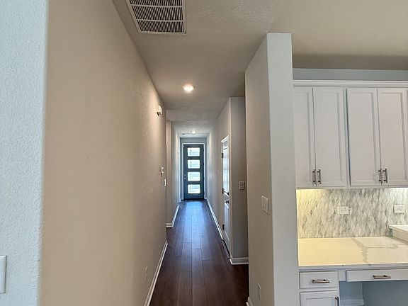 3rd image of 3017 Settlement Dr Unit 18