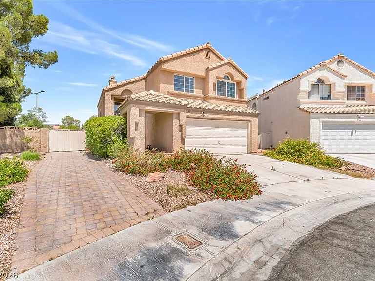 8412 White Shore Cir — Photo 1