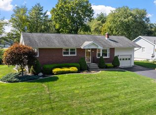 301 Jeanette Dr, Schenectady, NY 12306