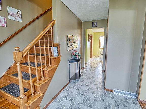 3rd image of 2701 Parmalee Dr