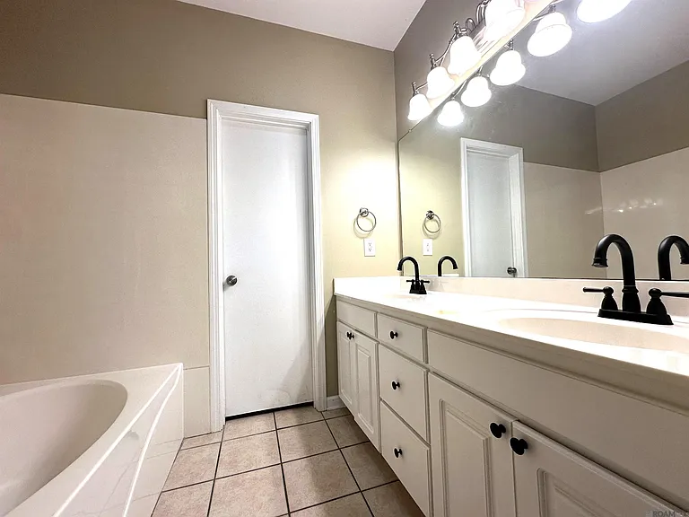 9250 Pecan Tree Dr — Photo 5