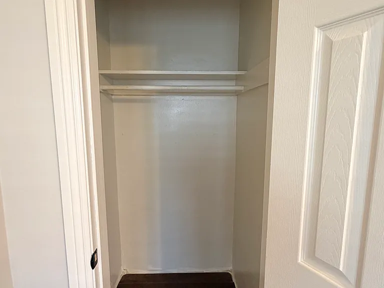 Middle Room Closet 1