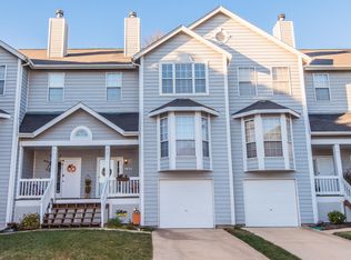 1613 Whispering Creek Dr, Ballwin, MO