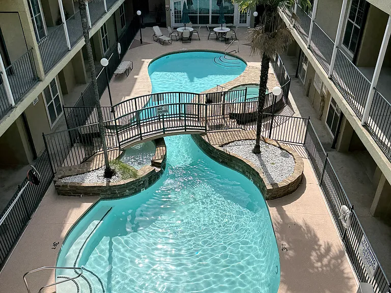 921 Marine Dr — Photo 22